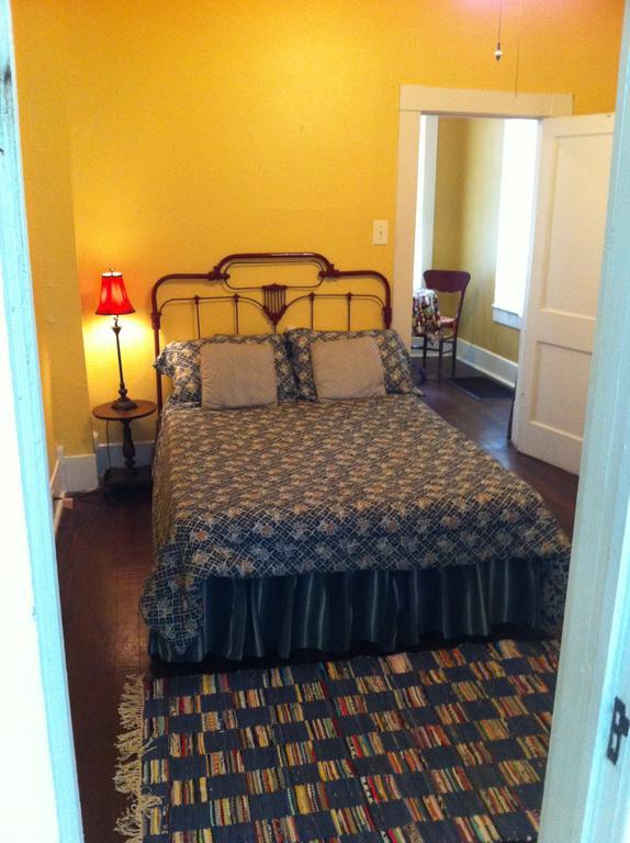 11 Singleton House B&B ユリーカ・スプリングス エクステリア 写真